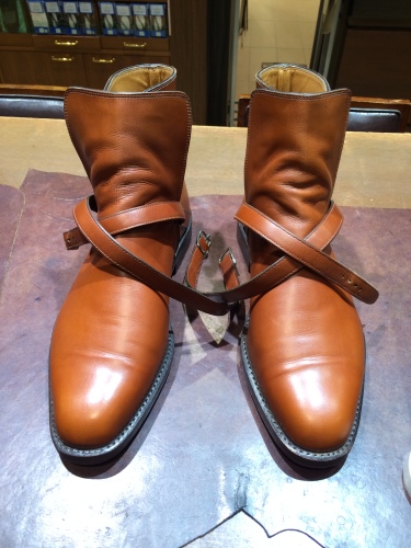 びふぉーあふたーその23～魔法の靴タニノクリスチー～ : シューケア