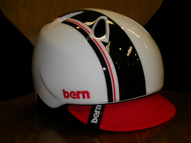 bernヘルメット一部入荷しました_b0189682_1326237.jpg