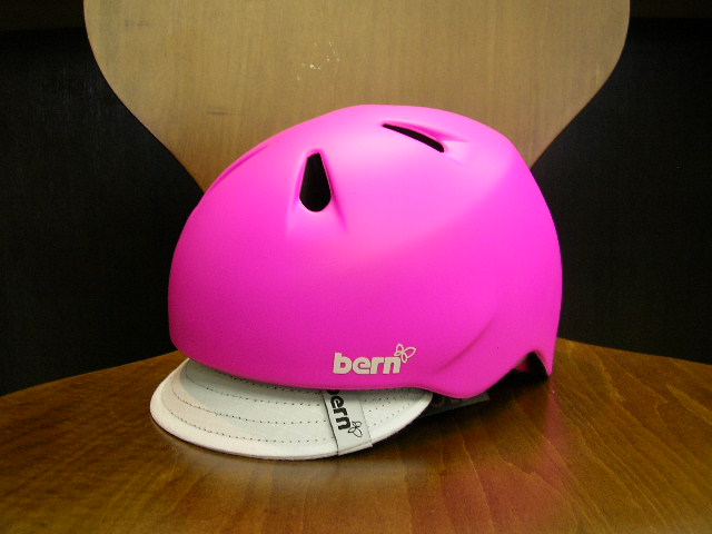 bernヘルメット一部入荷しました_b0189682_13263726.jpg