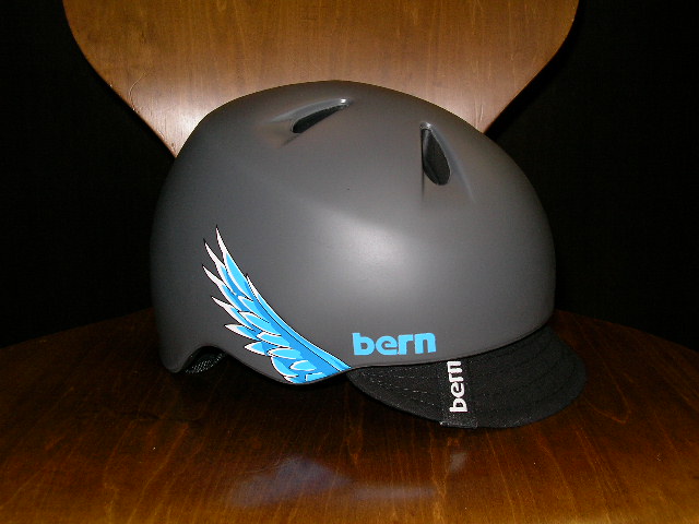 bernヘルメット一部入荷しました_b0189682_1326397.jpg