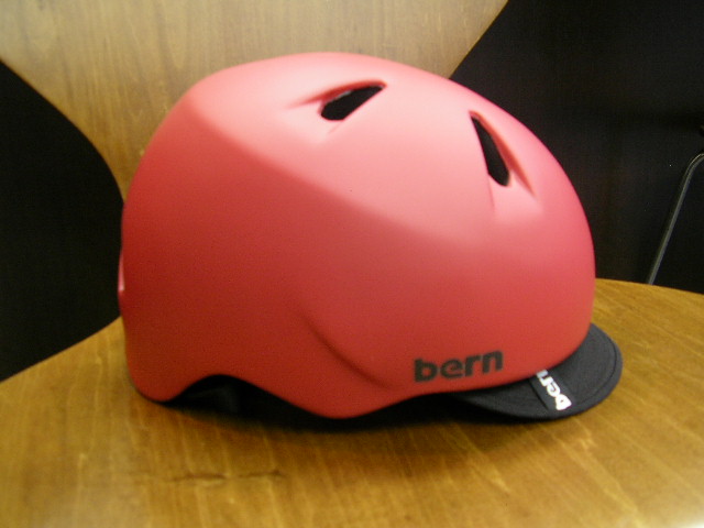 bernヘルメット一部入荷しました_b0189682_13264748.jpg