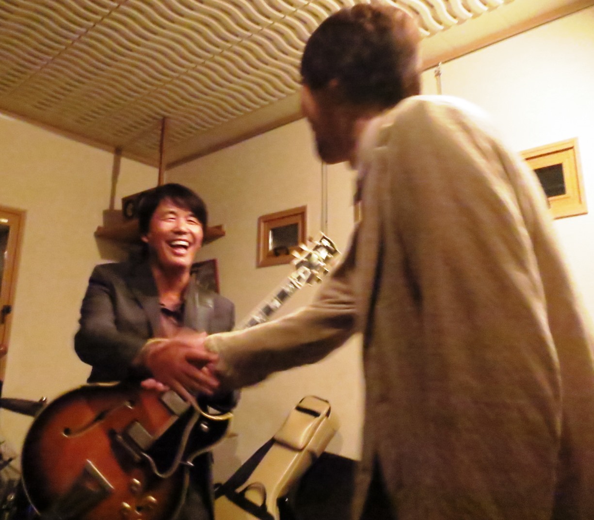 2013.12.5 Yoshiaki Okayasu & Kei-ichi Yoshida Duo @ Jazzmal_a0107397_21542564.jpg