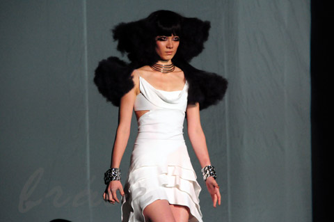 【CONTEST】SPC全日本理美容選手権 決勝大会2013 アーティスティックで華麗なヘアショーステージ!_c0080367_11464316.jpg