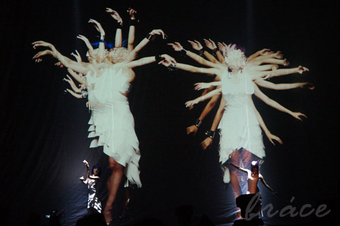 【CONTEST】SPC全日本理美容選手権 決勝大会2013 アーティスティックで華麗なヘアショーステージ!_c0080367_11484253.jpg