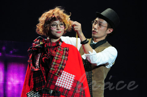 【CONTEST】SPC全日本理美容選手権 決勝大会2013 アーティスティックで華麗なヘアショーステージ!_c0080367_13470480.jpg