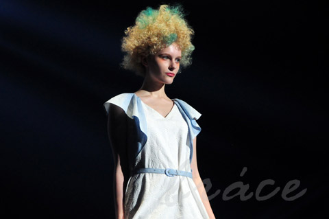 【CONTEST】SPC全日本理美容選手権 決勝大会2013 アーティスティックで華麗なヘアショーステージ!_c0080367_13511441.jpg