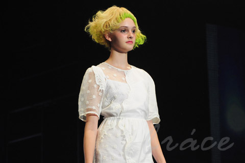 【CONTEST】SPC全日本理美容選手権 決勝大会2013 アーティスティックで華麗なヘアショーステージ!_c0080367_13521907.jpg