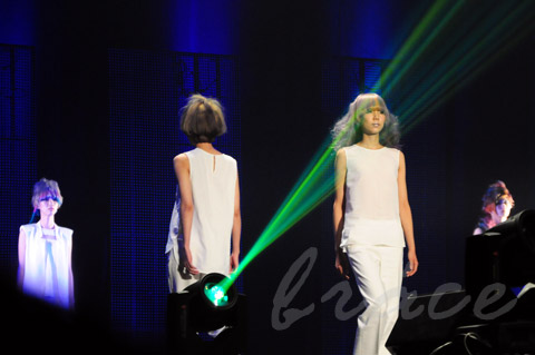 【CONTEST】SPC全日本理美容選手権 決勝大会2013 アーティスティックで華麗なヘアショーステージ!_c0080367_13572169.jpg