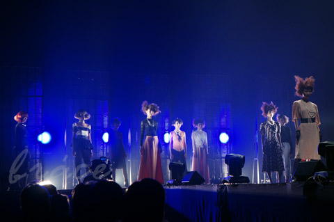 【CONTEST】SPC全日本理美容選手権 決勝大会2013 アーティスティックで華麗なヘアショーステージ!_c0080367_13591801.jpg