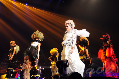 【CONTEST】SPC全日本理美容選手権 決勝大会2013 アーティスティックで華麗なヘアショーステージ!_c0080367_14001485.jpg