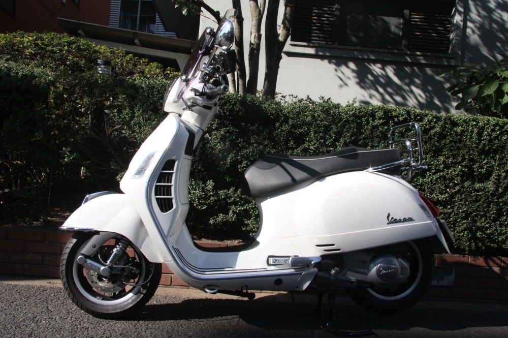 VESPA　GTS300S＠お客様車両ご紹介ﾃﾞｽ。_b0117797_171527.jpg