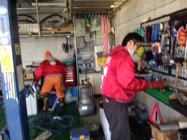 トミー、今日も元気にオープンしてます_b0127002_1119688.jpg