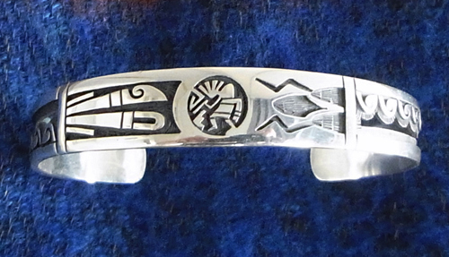 Hopi族のBerra Tawahongva製作の「Guitar型Pendant」!_e0053731_1855195.jpg