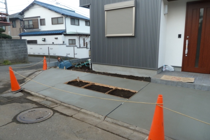 桜ヶ丘の家☆外構工事中_c0152341_22554932.jpg