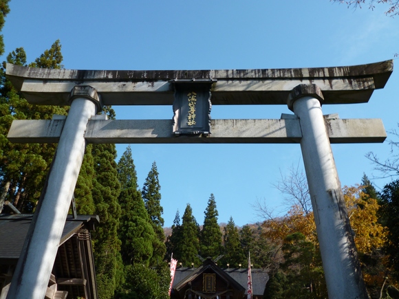 八海山尊神社_b0307545_16401571.jpg