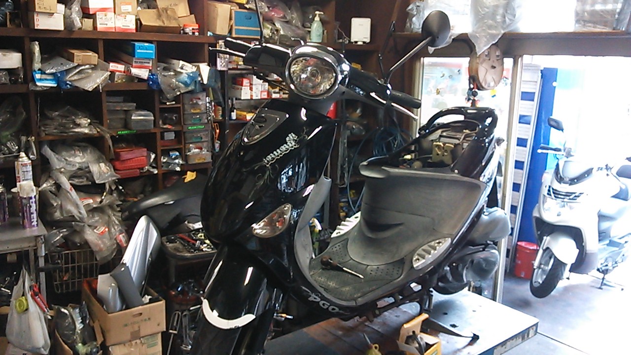 PGO iーBUBUのキック取り付け。 : スタッフのブログ