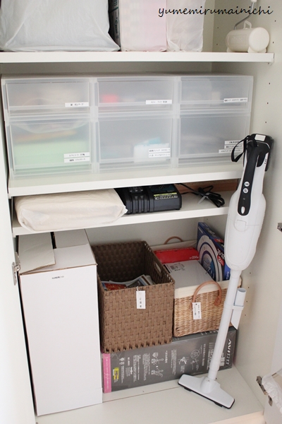 その後の廊下収納棚_e0294761_22374691.jpg