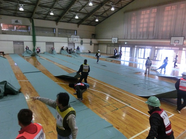 課題だらけだったが、それを肥やしに! 第1回吉原高校避難所開設・運営訓練_f0141310_7432792.jpg