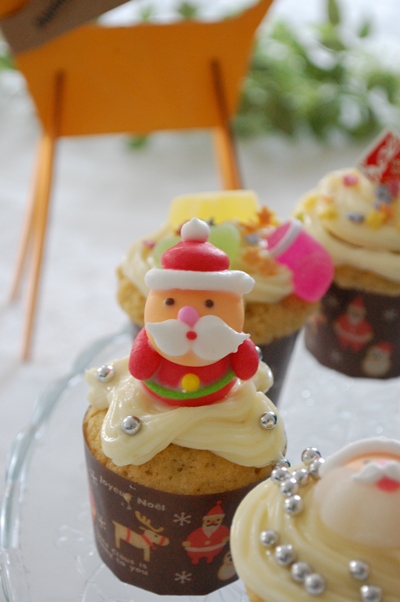 【クリスマス　スイーツ】ハッピークリスマスカップケーキ＆クリームチーズアイシング_d0104926_150167.jpg