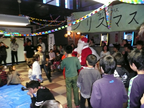 フャミリータイズ保護者会主催 クリスマス会_f0065444_1152870.jpg