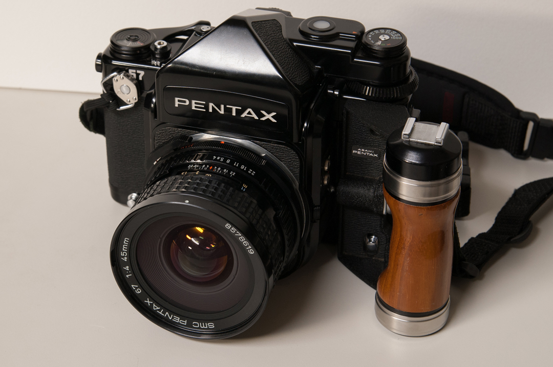 PENTAX 67 【折りたたみピントフード】 : hama-take の blog