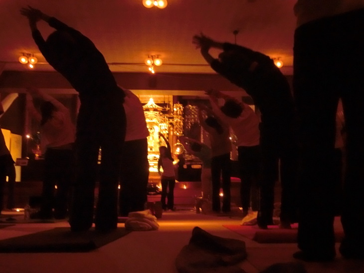2014 寺yoga日程 と 様子のお写真を_b0188106_23374615.jpg