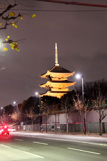 東寺 五重塔ライトアップ_e0048413_22462416.jpg