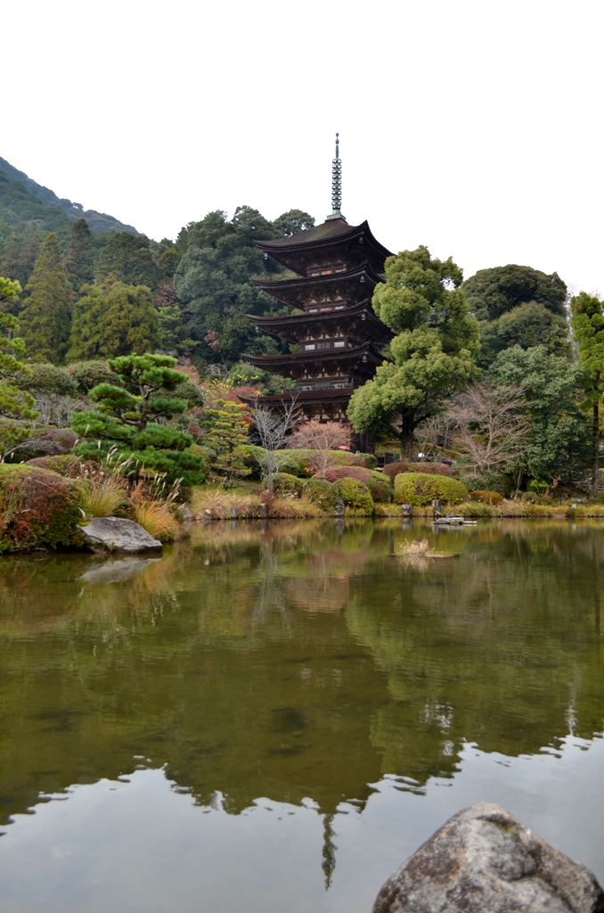 ”束の間の瑠璃光寺五重塔”_d0153941_19101374.jpg