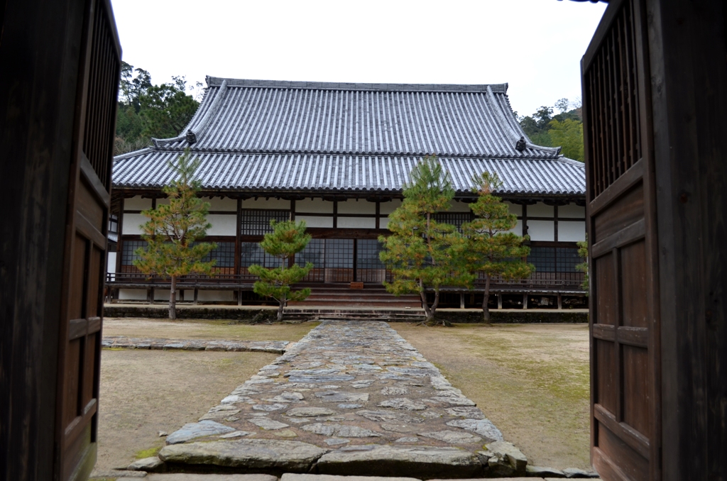 ”歩いて洞春寺へ”_d0153941_1442548.jpg
