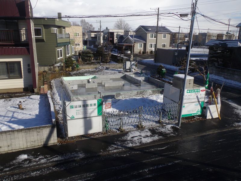 冬に家を建てるのは大変_c0025115_19002415.jpg