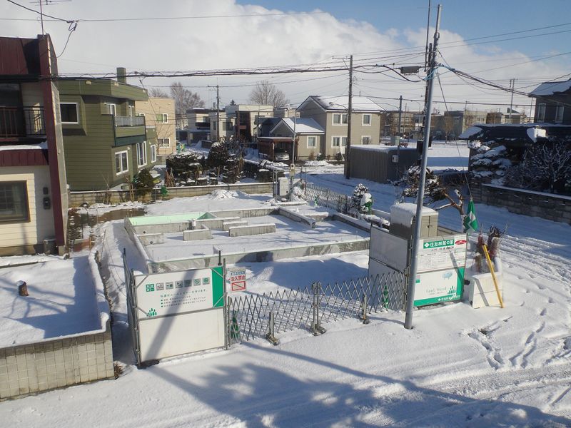 冬に家を建てるのは大変_c0025115_19011051.jpg