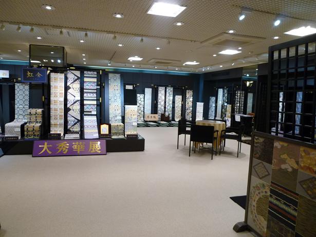 いちごの花さん綺麗な色無地・パーティと展示会へ。_f0181251_1641995.jpg