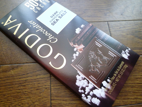 GODIVA Chocolatier DARK CHOCOLATE SEA SALT_c0152767_21401798.jpg