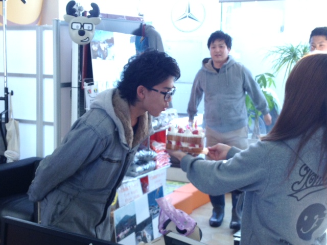 最年長☆山本が送る!!TOMMYニコニコブログ★☆ ハマー ランクル アルファード レンタカー _b0127002_16343580.jpg