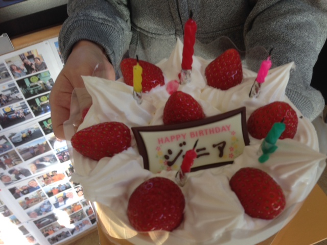 最年長☆山本が送る!!TOMMYニコニコブログ★☆ ハマー ランクル アルファード レンタカー _b0127002_1644392.jpg
