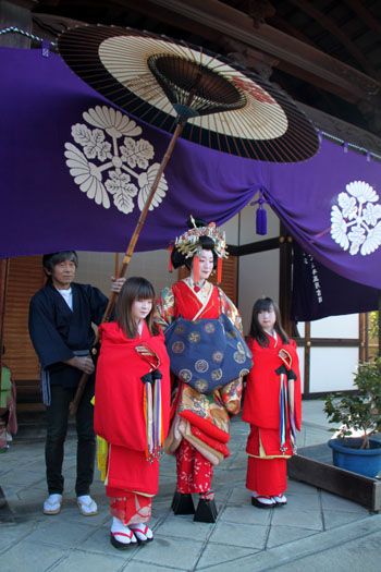 義士会法要1 法住寺 太夫道中_e0048413_17535570.jpg