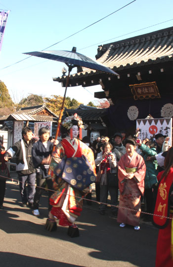 義士会法要1 法住寺 太夫道中_e0048413_17544169.jpg