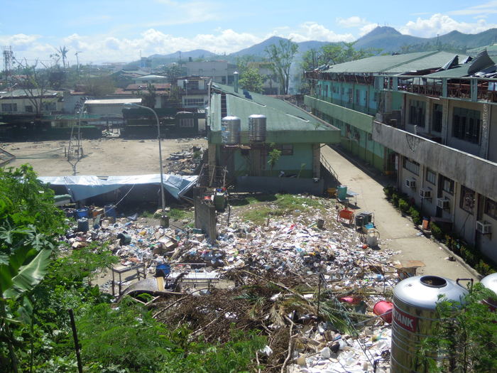 台風３０号（フィリピン名ヨランダ）　被災地タクロバン調査８_a0251735_1943696.jpg