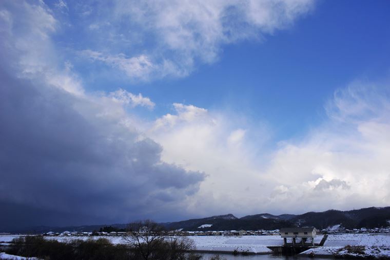 雪の止み間に現れた青空_e0008237_16351869.jpg