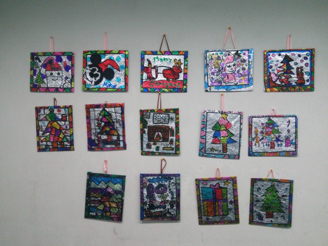 クリスマス会 工作 けいはんな 光台教室 あすなろ絵画研究所 元気な子ども達と絵を描いたり 工作をしたり とても楽しいお絵かき教室です