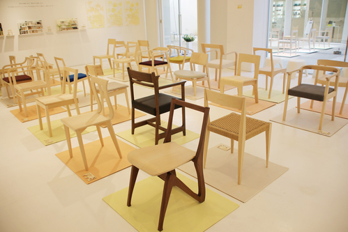 2013年度3年生　展示「KAEDE Maple×30Chairs」_b0049355_20154787.jpg