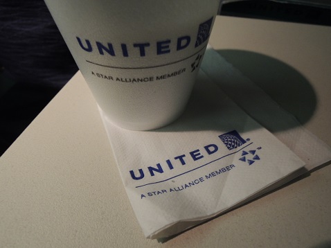 今回の機内食（UA880）_e0047657_18411178.jpg