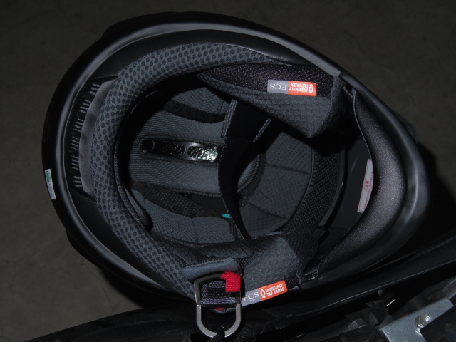 Tour Cross 3 ピースサイン どこかの道で Tour Cross 3 ピースサイン どこかの道で