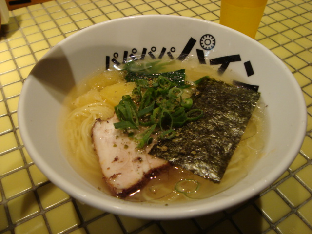 西荻窪「パインラーメン　パパパパパイン」へ行く。_f0232060_1444426.jpg