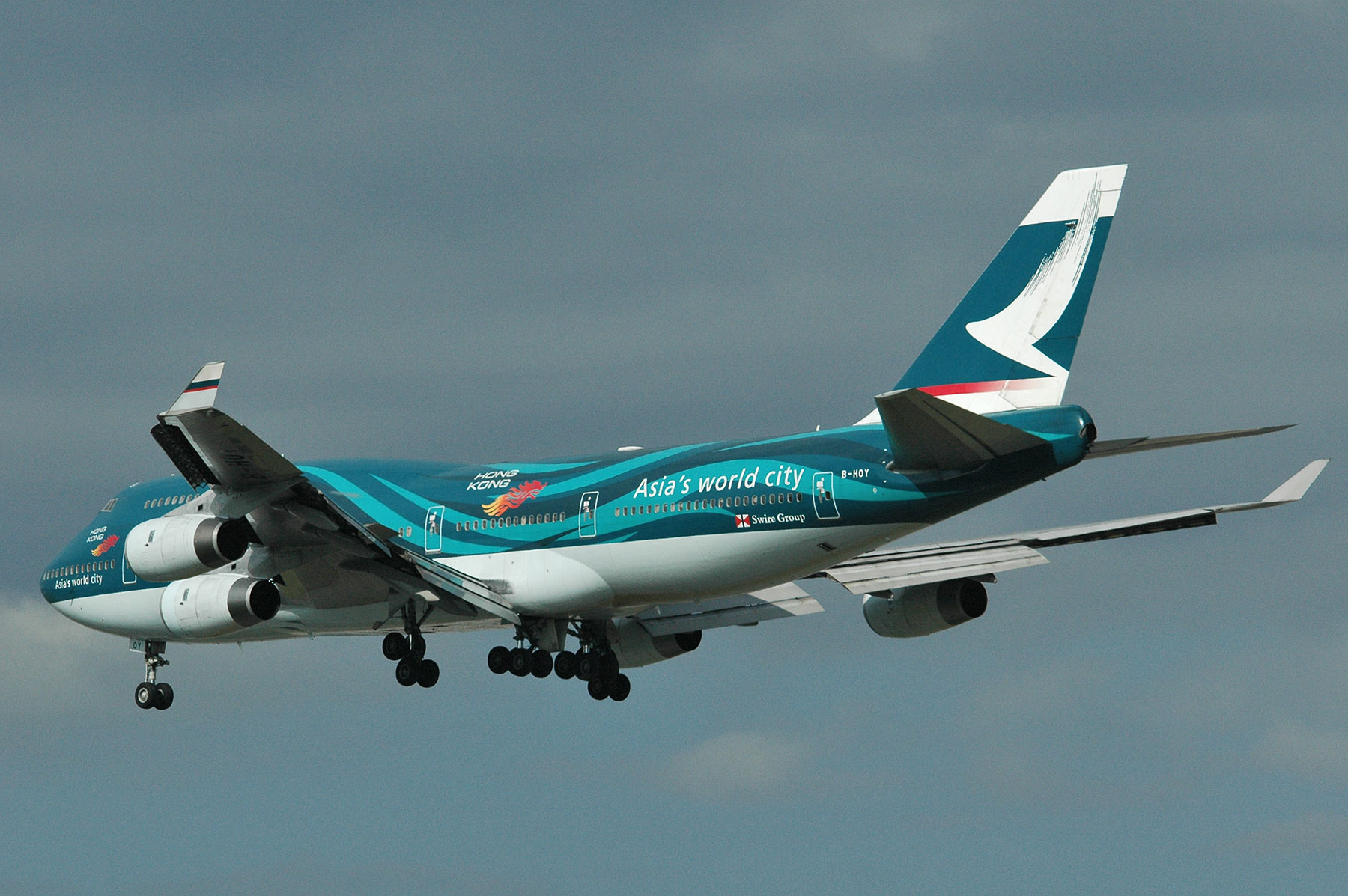 BOEING 747-400 / B-HOY - Asia's World City - : SKY LOUNGE