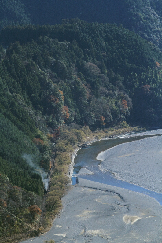 秋から冬へ変わる大井川 - 2013年晩秋・大井川 - _b0190710_23364844.jpg
