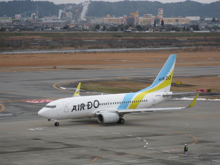 なぜだか 787 ステイ きょうの富山空港 タビノイロドリ なぜだか 787 ステイ きょうの富山空港 タビノイロドリ