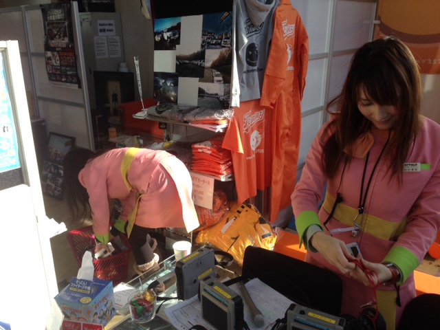 お休み明けなトミーモータース★☆彡ランクル アルファード ハマー レンタカー_b0127002_18453273.jpg