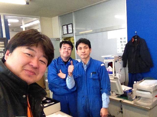 お休み明けなトミーモータース★☆彡ランクル アルファード ハマー レンタカー_b0127002_1949361.jpg