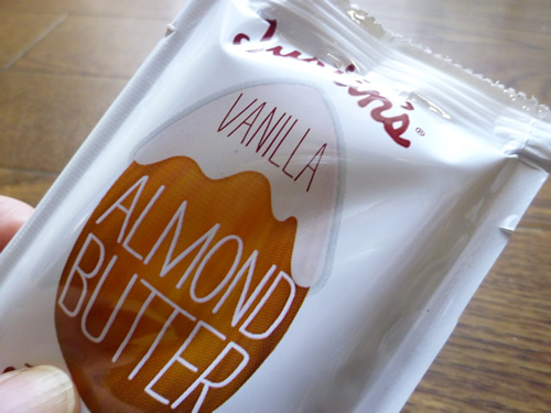 Justin\'s VANILLA ALMOND BUTTER_c0152767_2391670.jpg
